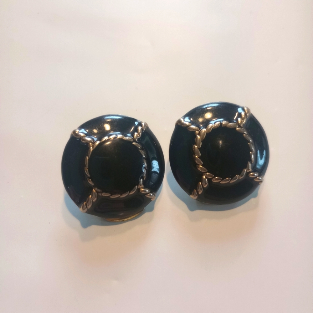 Vintage Black Enamel  Clip On Earrings Gold Tone Rope USA Made